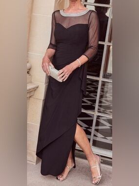 Alex Evenings Embellished Illusion Neck Dress. NWT. Size: 4P. Ask: $129